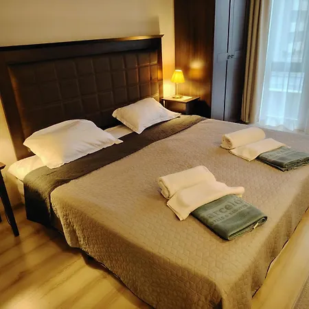 In Royal 5 Pool View Апартамент