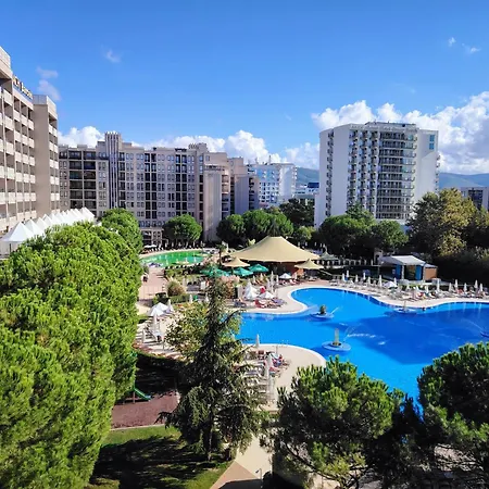 Апартамент In Royal 5 Pool View Слънчев бряг