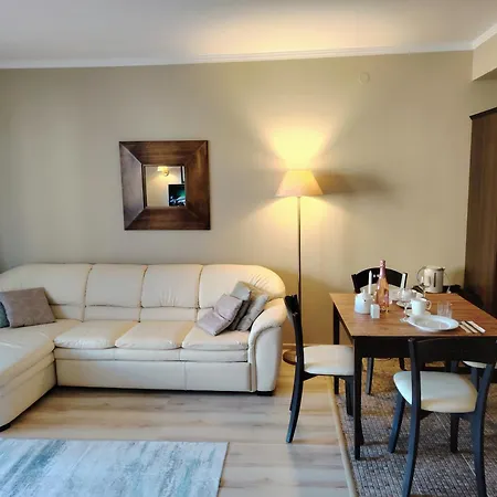 In Royal 5 Pool View