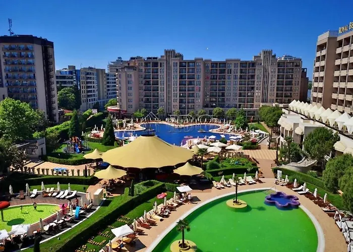 In Royal 5 Pool View Apartman Napospart