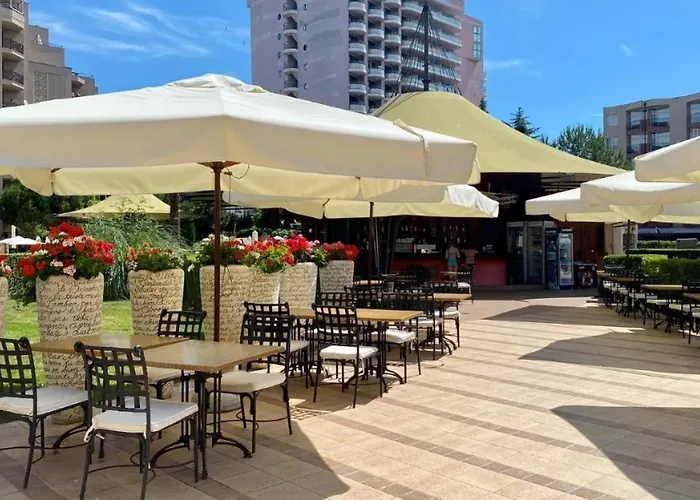 In Royal 5 Pool View Sluneční pobřeží