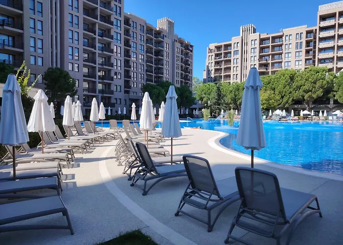 In Royal 5 Pool View * Sluneční pobřeží