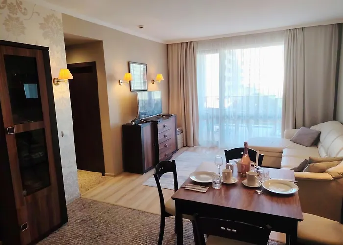 In Royal 5 Pool View Apartman *