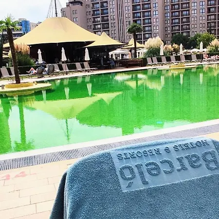 In Royal 5 Pool View Lägenhet Slăntjev Brjag