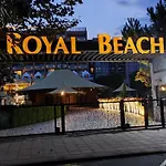 In Royal 5 Pool View Apartman