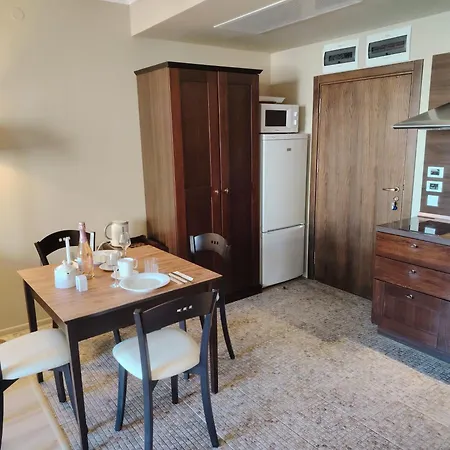 In Royal 5 Pool View * Σάνι Μπιτς