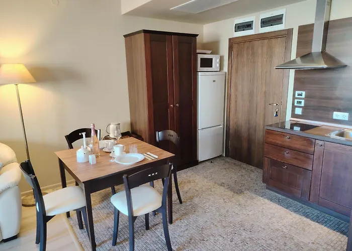 In Royal 5 Pool View * Σάνι Μπιτς